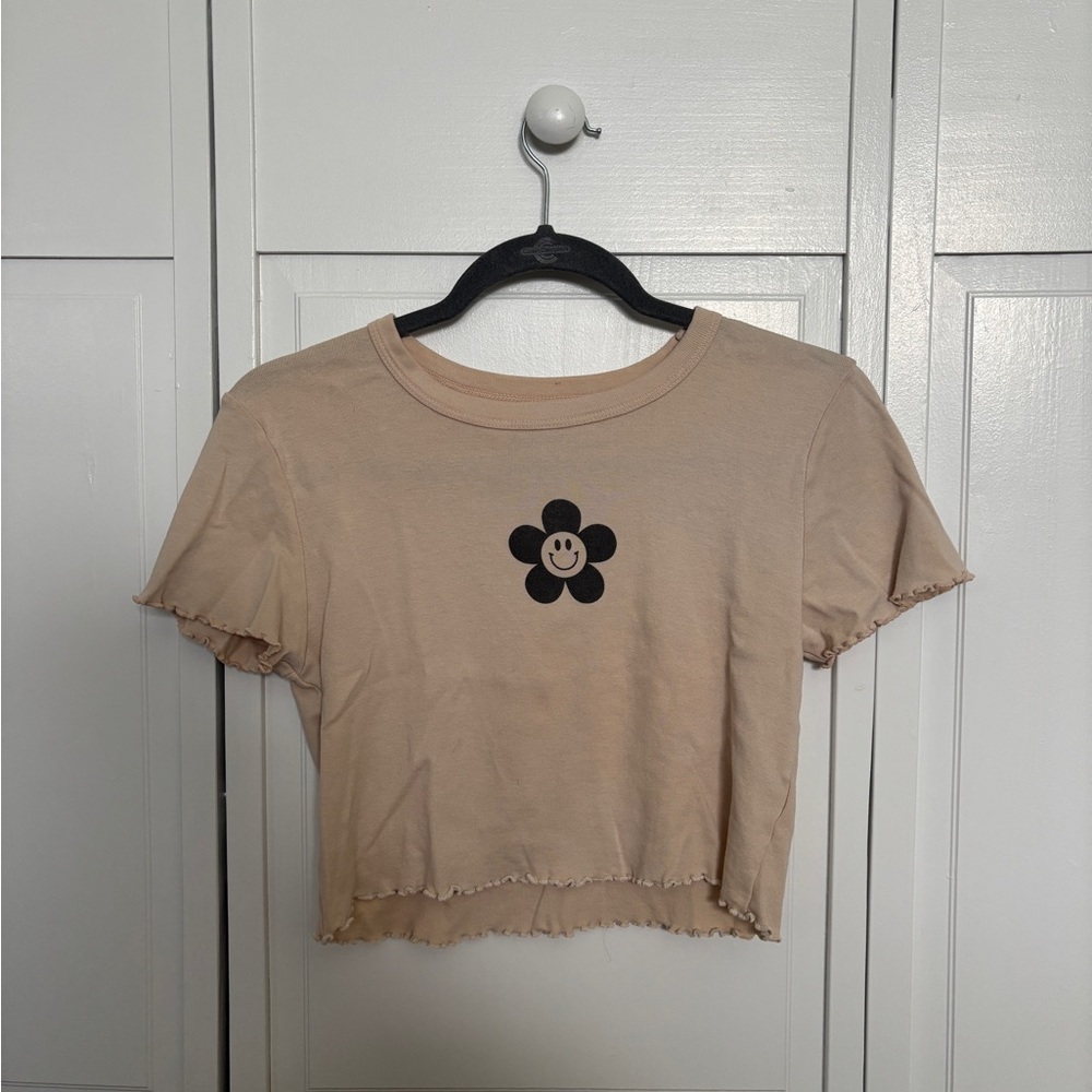 🌼 Pacsun LA Beige Crop Top Tee with Smiley Flower Size M. 100% cotton 🌼